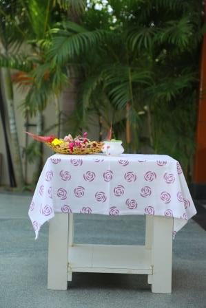 White Twill weave Printed Soft Tablecloth